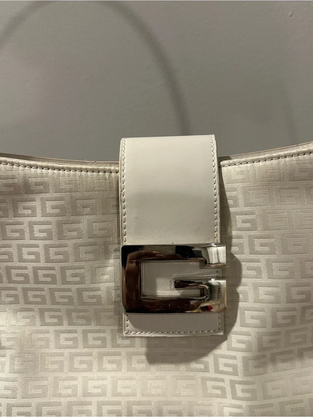 Vintage Cream-White Shoulder Bag with G Buckle